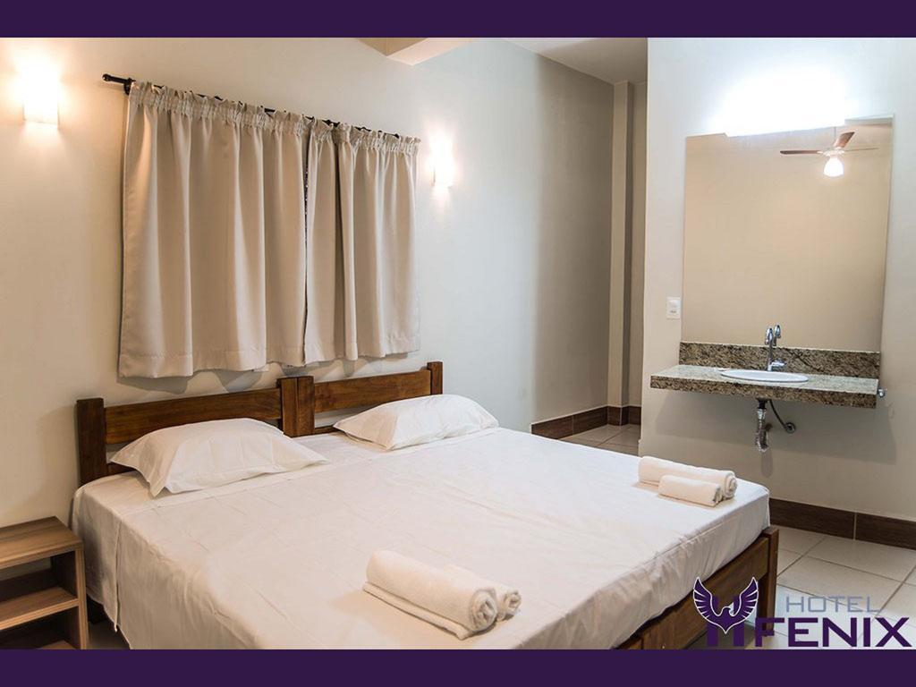 Hotel Fenix Assis Pokoj fotografie